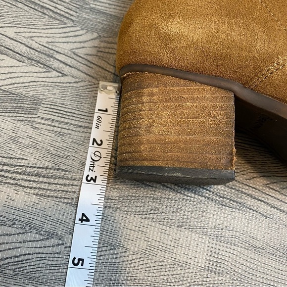 BEARPAW Onyx Suede Block Heel Ankle Boots - Picture 11 of 14